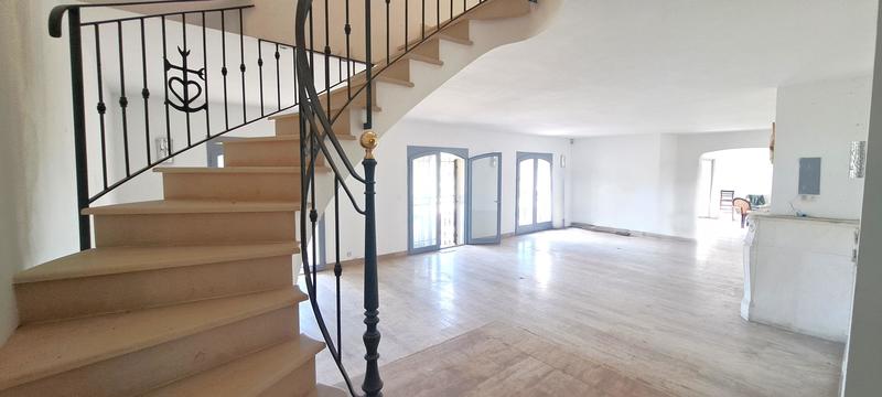 Propriété - 286 m² - 9 pièces