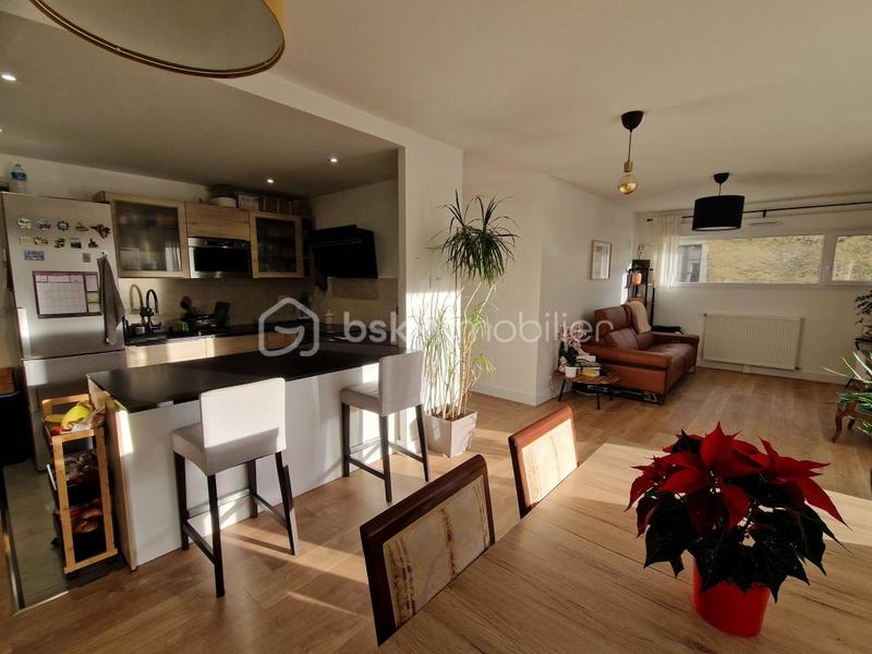 Appartement - 98 m² - 4 pièces