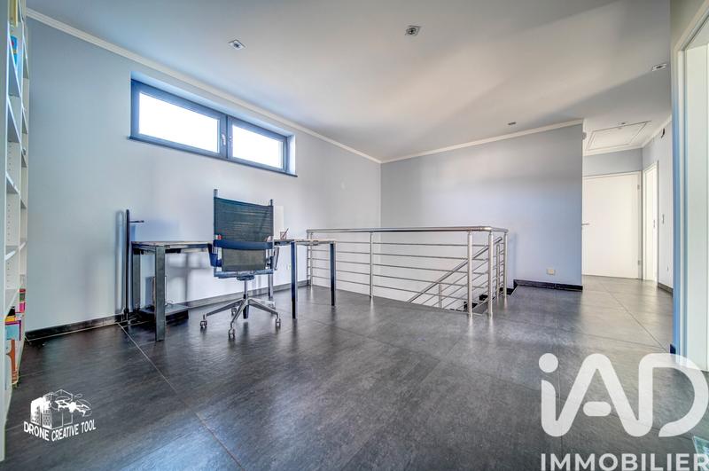 Maison - 230 m² - 6 pièces