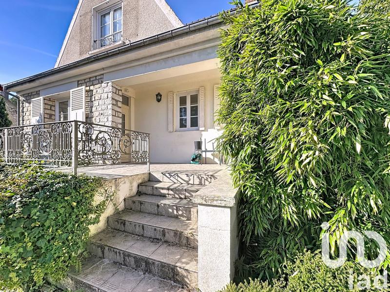 Maison - 140 m² - 8 pièces