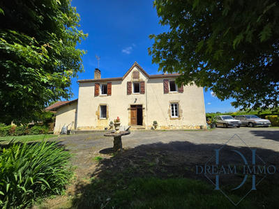 Maison ancienne - 227 m² - 8 pièces