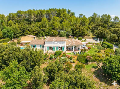 Maison - 190 m² - 6 pièces