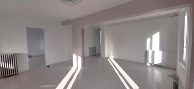 Maison - 300 m² - 15 pièces