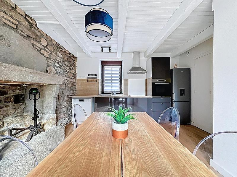 Maison - 121 m² - 7 pièces