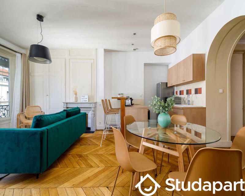 Chambre - 120 m² - 1 pièce