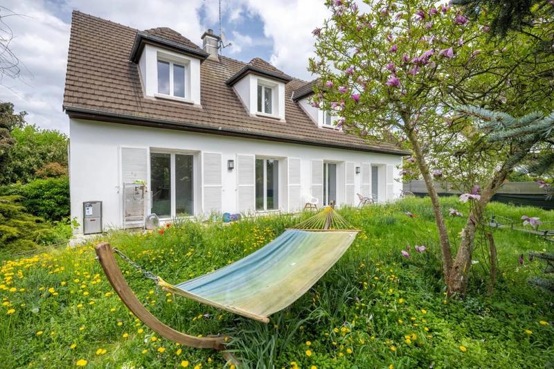 Demeure - 195 m² - 9 pièces