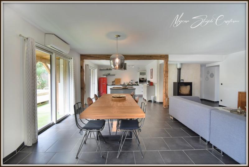 Maison - 306 m² - 8 pièces