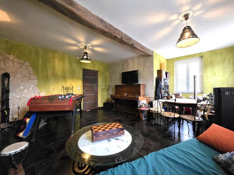 Maison - 217 m² - 8 pièces