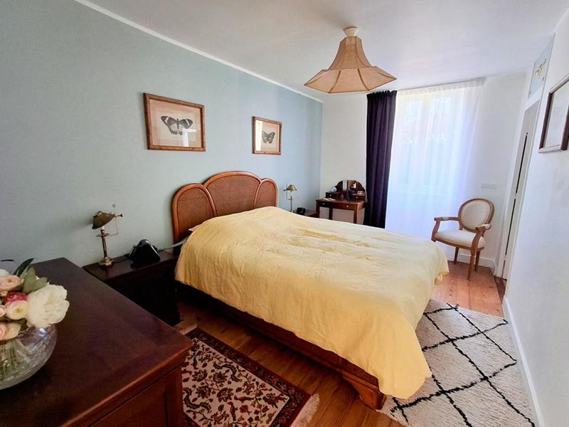 Maison - 225 m² - 7 pièces