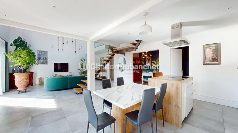 Loft - 188 m² - 5 pièces