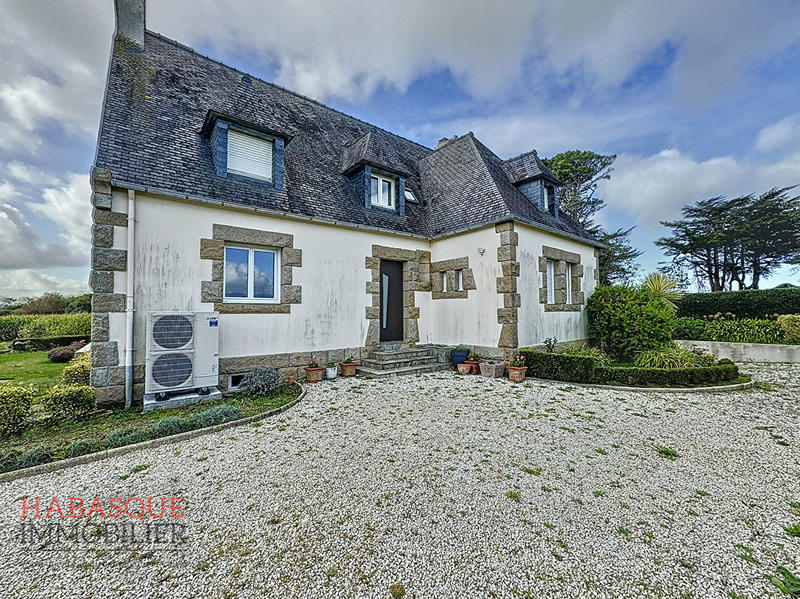 Maison - 178 m² - 9 pièces