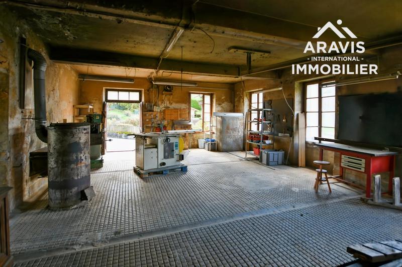 Maison - 360 m² - 10 pièces