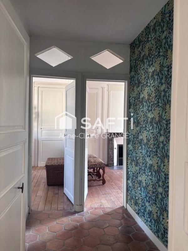 Maison - 221 m² - 12 pièces