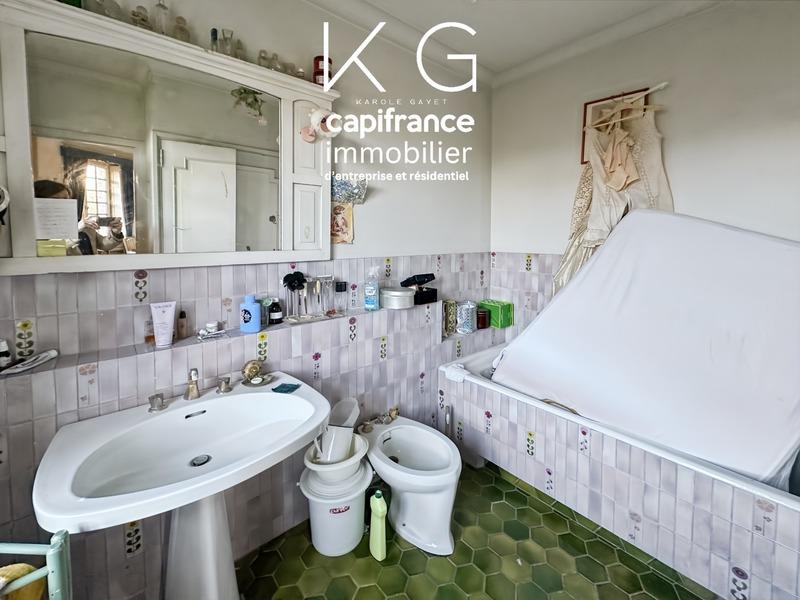 Propriété - 233 m² - 10 pièces