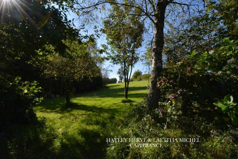 Maison - 250 m² - 9 pièces