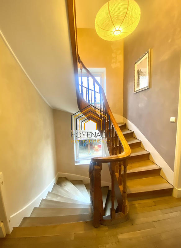 Villa - 203 m² - 8 pièces