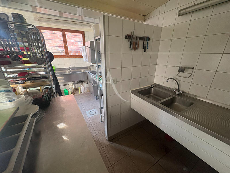 Local commercial - 238 m²