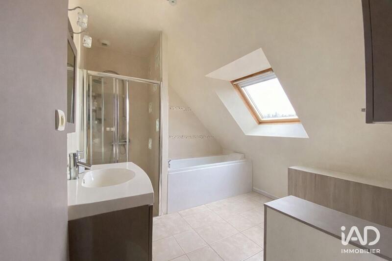 Maison - 99 m² - 5 pièces