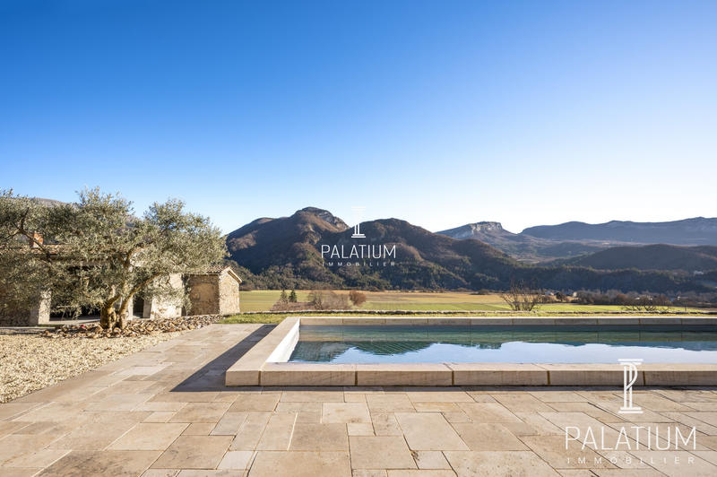 Mas - 243 m² - 6 pièces