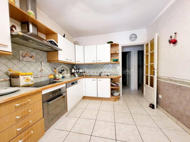 Maison - 180 m² - 7 pièces