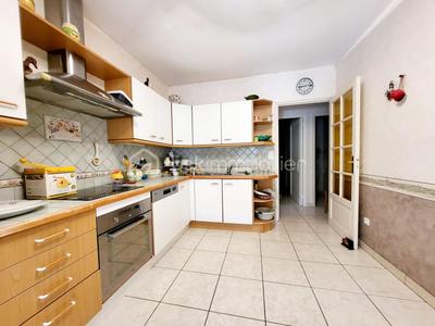 Maison - 180 m² - 7 pièces