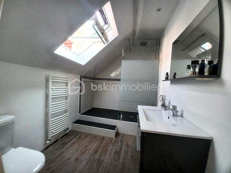 Maison - 224 m² - 7 pièces