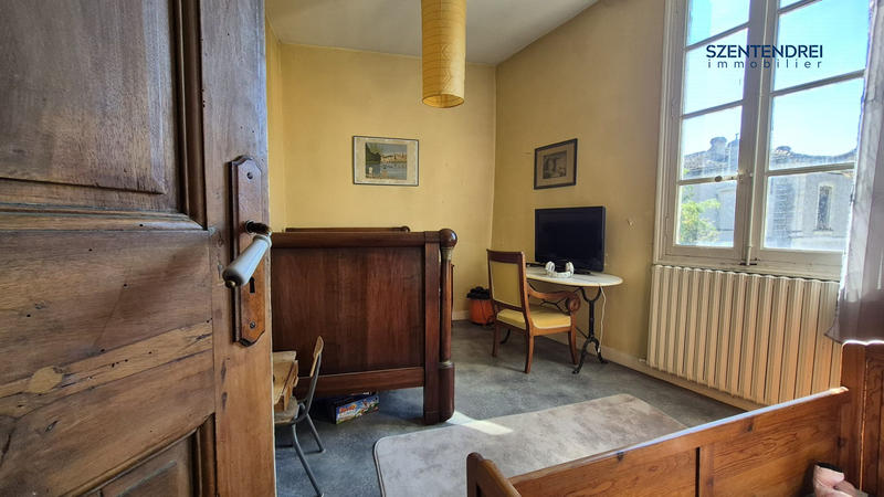 Maison ancienne - 203 m² - 8 pièces