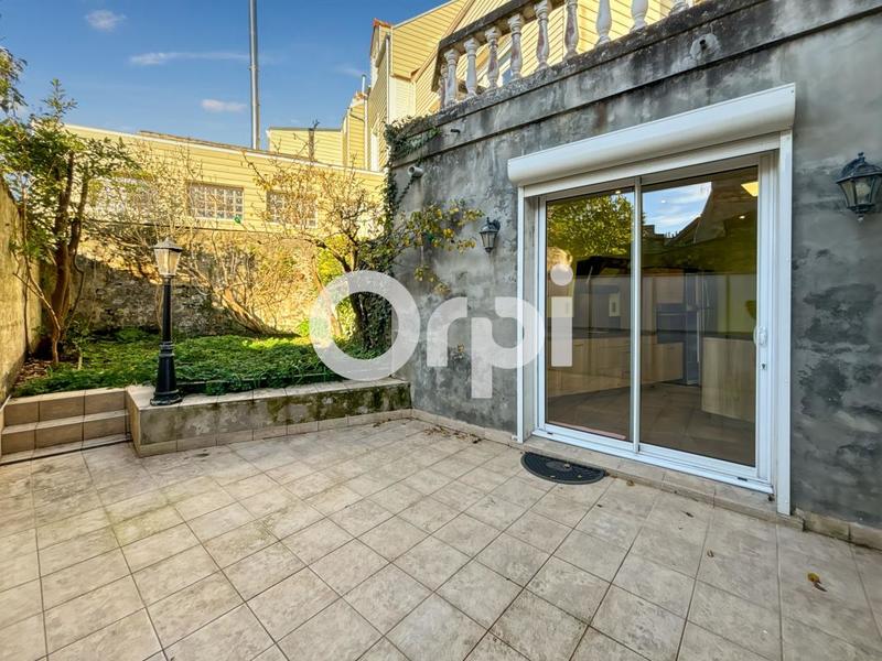 Maison de ville - 180 m² - 8 pièces