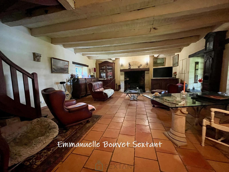 Maison - 240 m² - 7 pièces