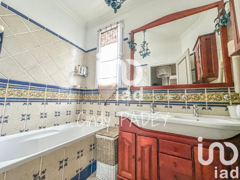 Maison - 220 m² - 9 pièces