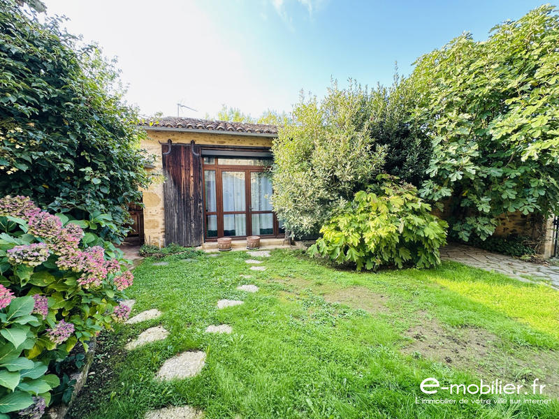 Maison contemporaine - 303 m² - 9 pièces