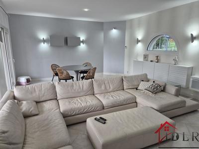 Propriété - 142 m² - 7 pièces