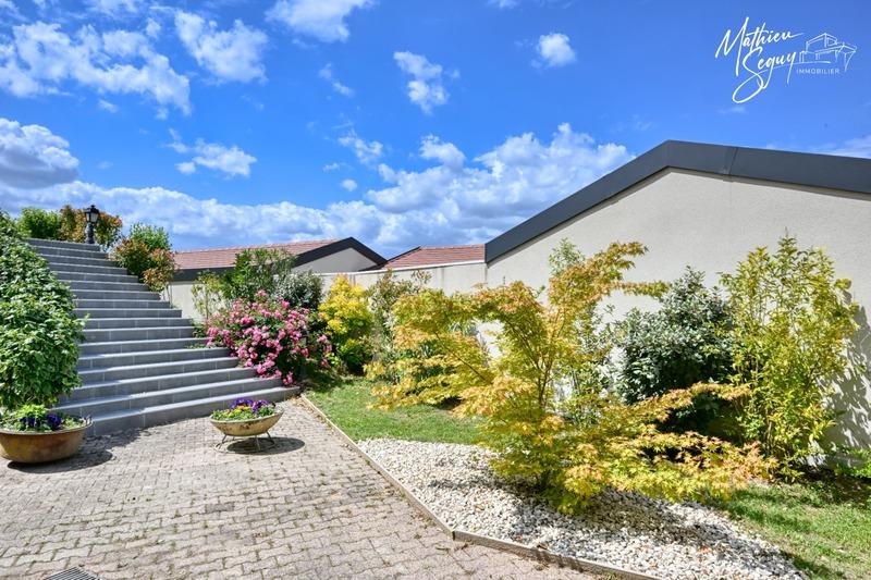 Maison - 195 m² - 6 pièces