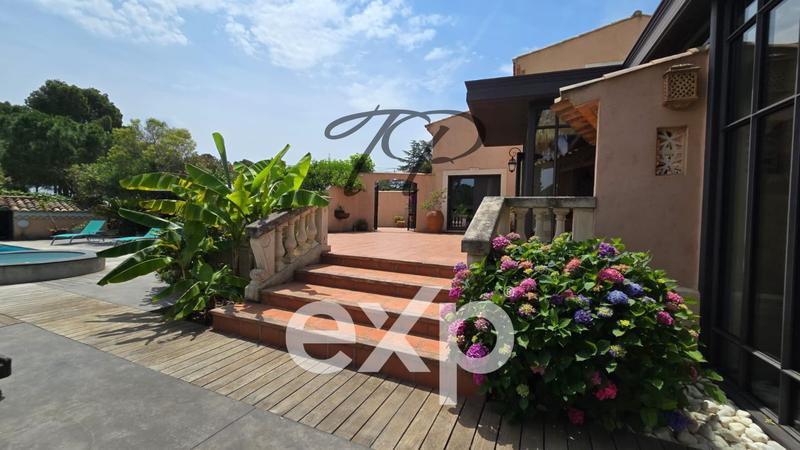 Maison - 230 m² - 7 pièces