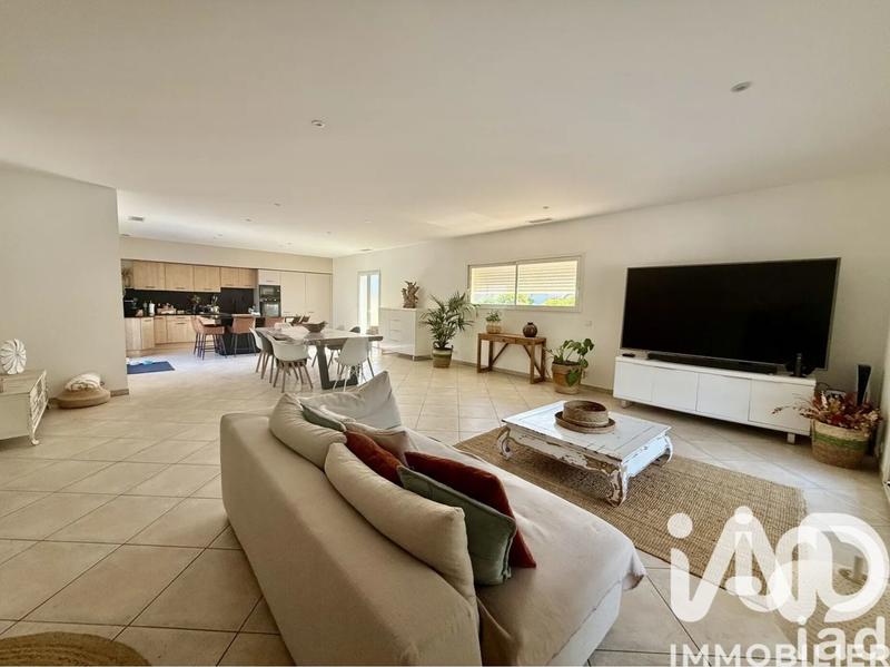 Maison - 225 m² - 5 pièces