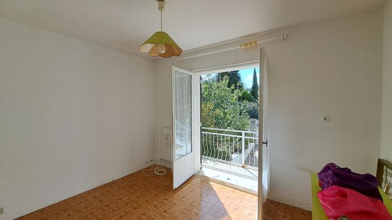 Maison - 215 m² - 9 pièces