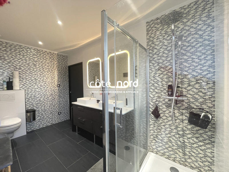 Maison - 208 m² - 7 pièces