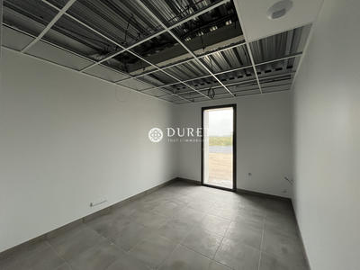 Local d'activités - 285 m²