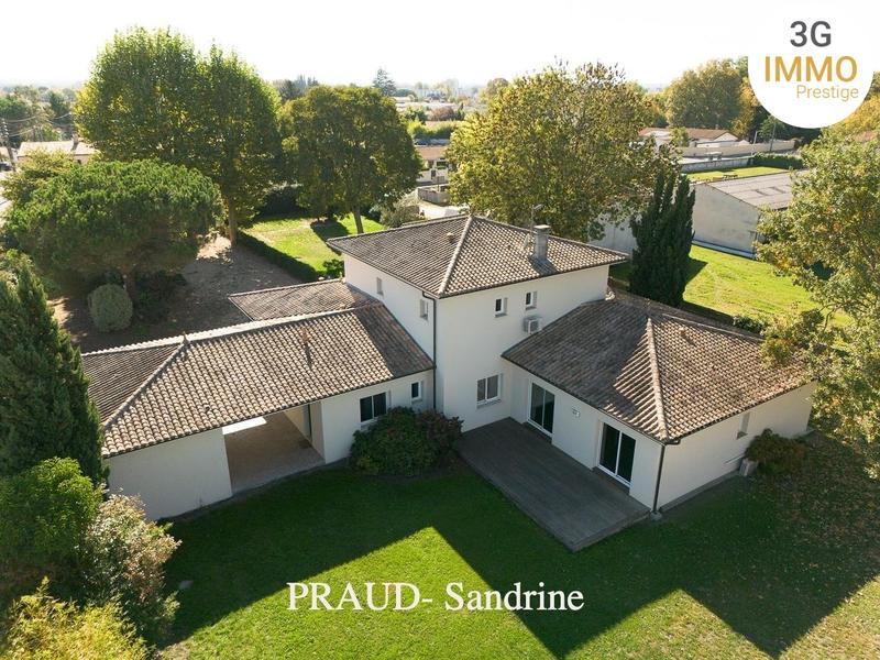 Maison de ville - 244 m² - 6 pièces