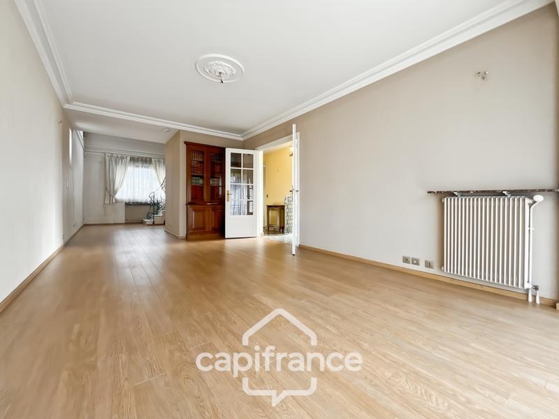 Maison - 200 m² - 6 pièces