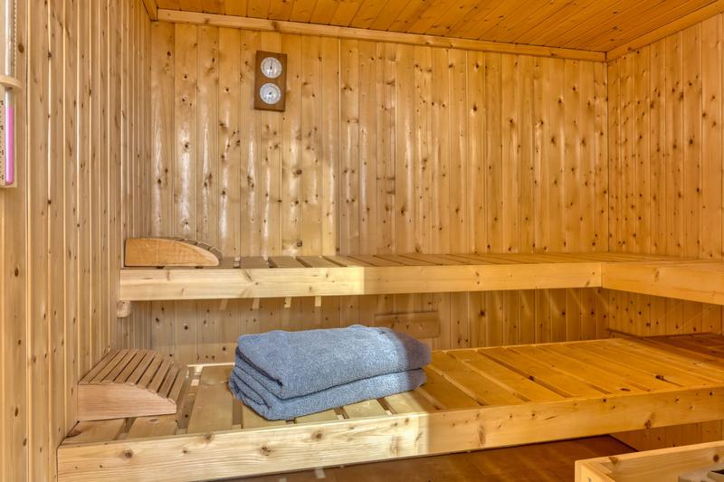 Maison - 280 m² - 10 pièces