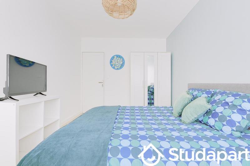 Chambre - 13 m² - 1 pièce