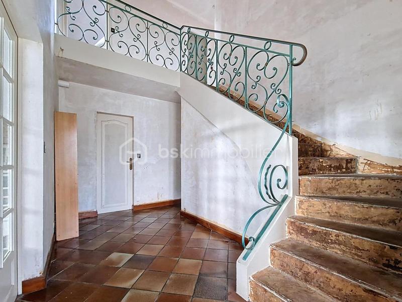 Maison traditionnelle - 180 m² - 8 pièces