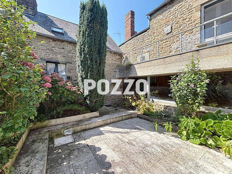 Maison - 440 m² - 19 pièces