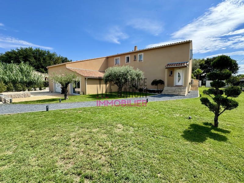 Maison - 203 m² - 7 pièces