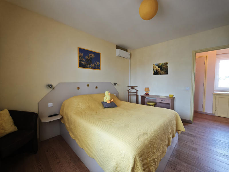 Maison - 410 m² - 9 pièces