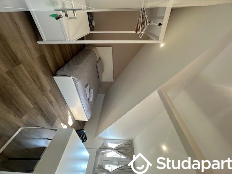 Chambre - 9 m² - 1 pièce