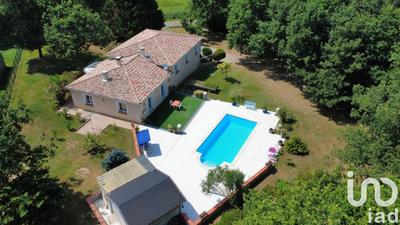 Maison - 180 m² - 6 pièces