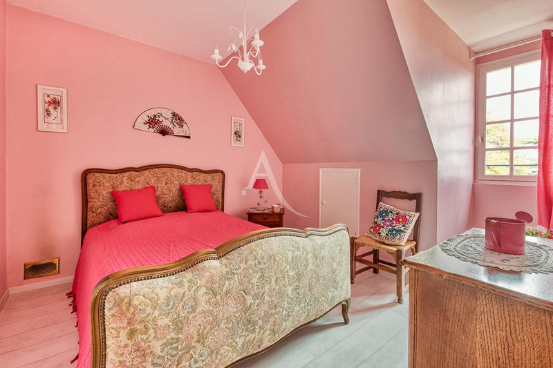 Maison - 148 m² - 8 pièces