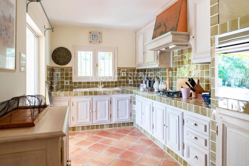 Propriété - 230 m² - 7 pièces